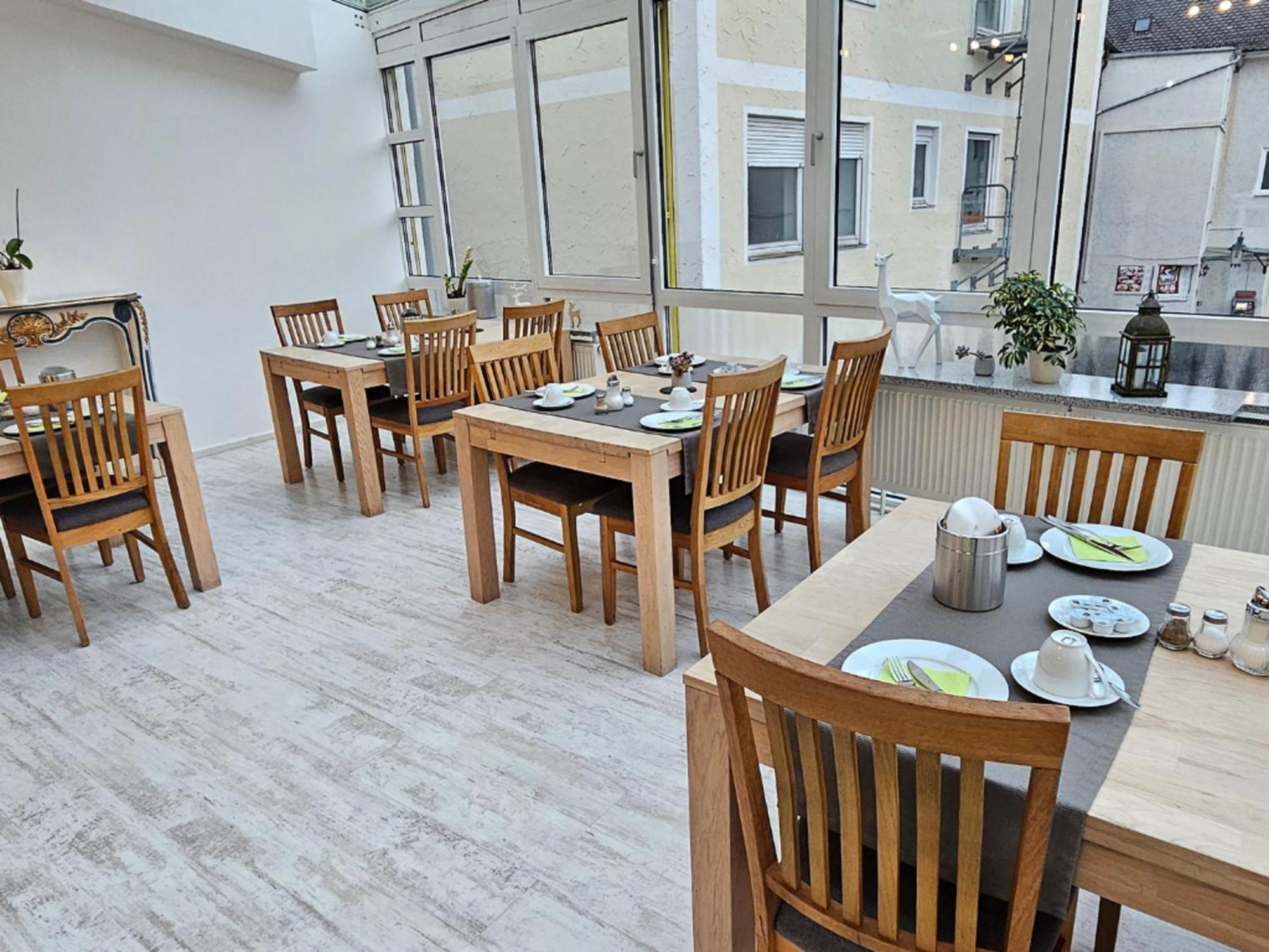 Hotel Hirsch غنزبرغ المظهر الخارجي الصورة