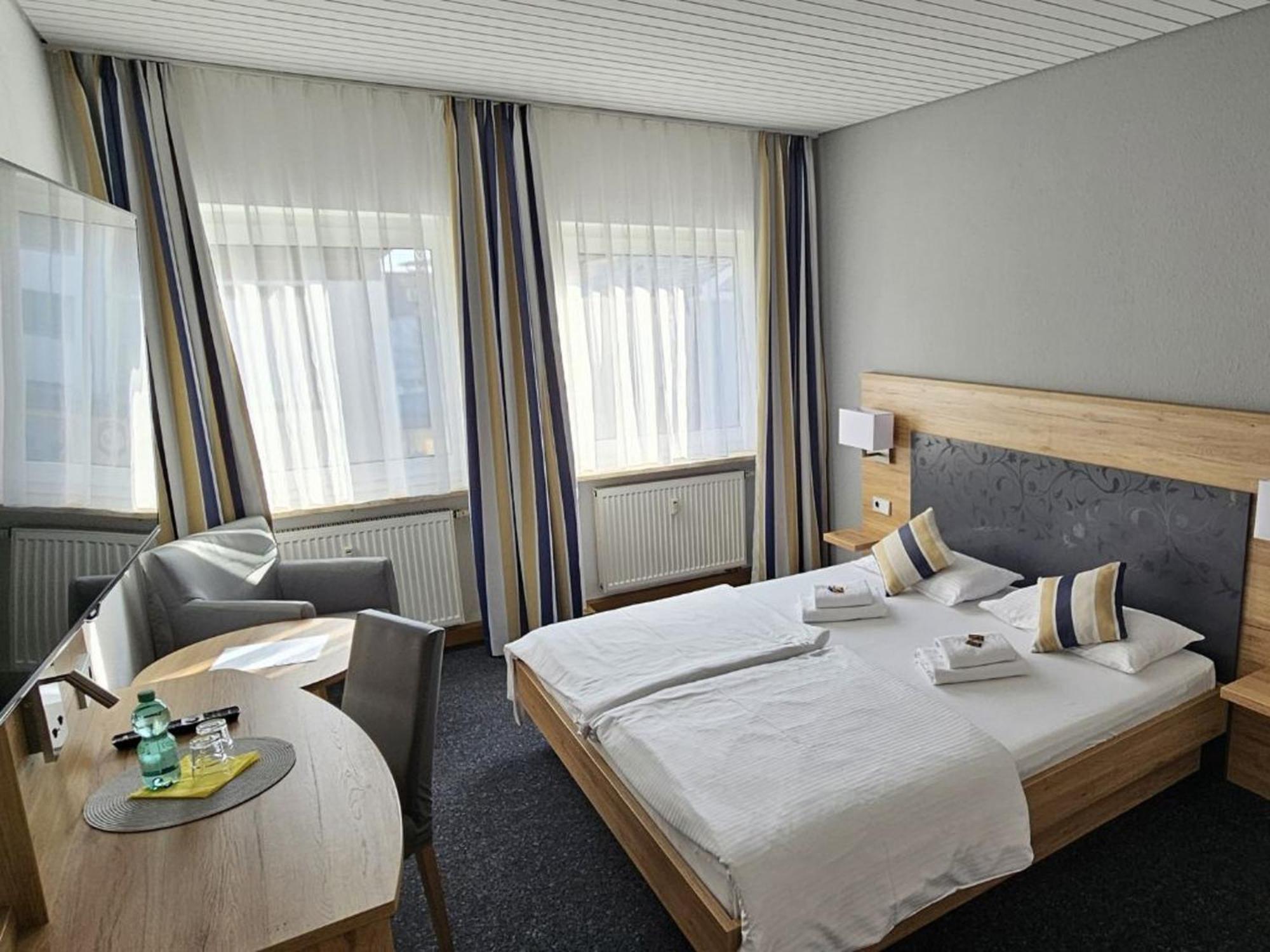 Hotel Hirsch غنزبرغ المظهر الخارجي الصورة