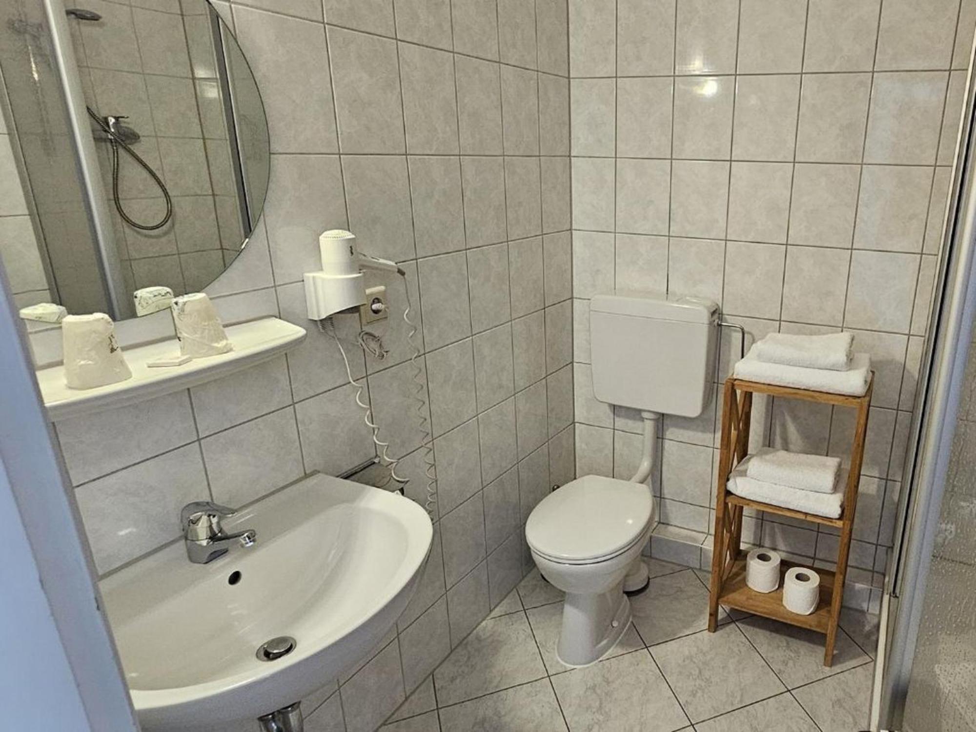 Hotel Hirsch غنزبرغ المظهر الخارجي الصورة