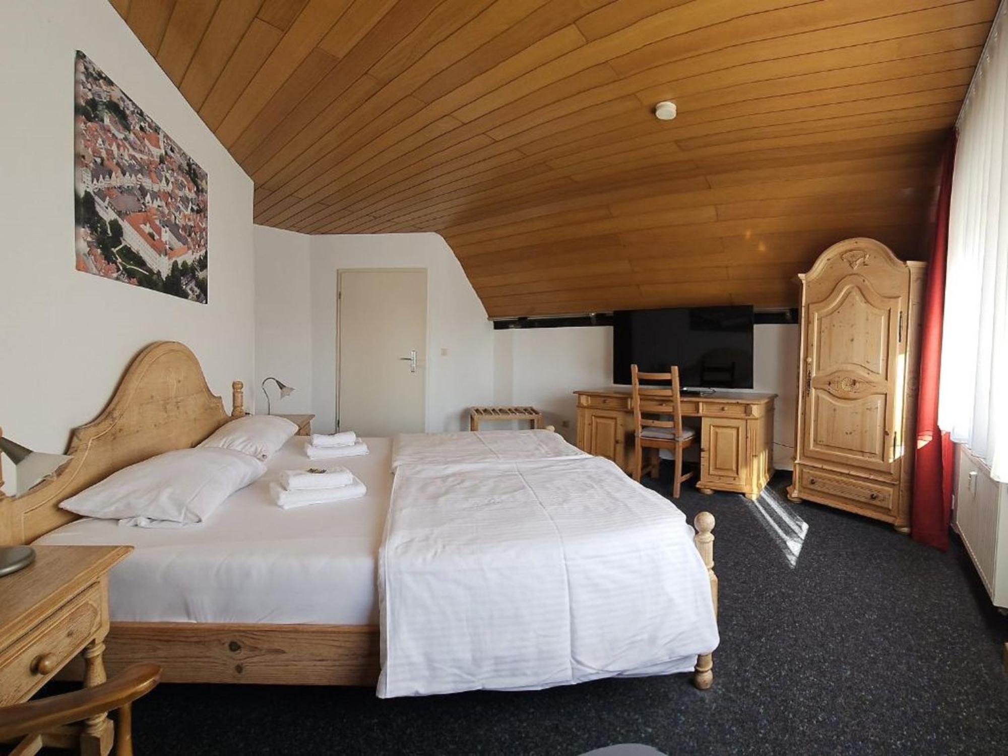 Hotel Hirsch غنزبرغ المظهر الخارجي الصورة